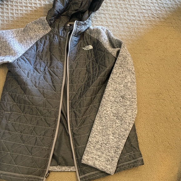 North face boys xl jacket -never worn - Picture 3 of 4